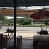 ร้านอยู่ตรงข้ามกับกองพันทหารปืนใหญ่
