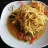 ตำมะม่วง 40 บาท อร่อยดีครับ แต่เครื่องไม่มีอะไรนอกจากมะม่วงกะถั่วลิสง