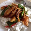 ปลาข้างเหลืองผัดพริกแกง 35 บาท