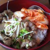 ข้าวหน้าหมูย่างซอส ราคา 90 บาท