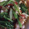 ผัดคะน้าหมูกรอบ