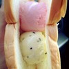 ไอศกรีมใส่ขนมปังแสนอร่อย