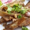 ปลาทรายทอดกระเทียม