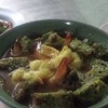 แกงส้มชะอมกุ้ง ร้านไฟกลมธนา