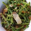 ผักกะเฉดหมูกรอบ