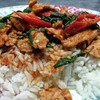 ผัดพริกแกงหมูราดข้าว 
