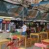 มีร้านค้าหลากหลาย เป็นซุ้มๆ