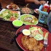 สเต็กไก่ สลัดทูน่า สลัดไก่ทอด ตบท้าย ปังปิ้งแอลมอนด์