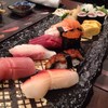 เซ็ทซูชิขนาดกลางๆ ที่มองไม่เห็นข้าวเลยคะ