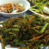 ยำผักบุ้งกรอบบบบบบบ