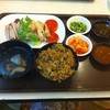 เนื้อไก่มากมาย ข้าวอร่อย น้ำจิ้ม 4 แบบ