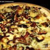 Truffle Pizza แป้งบางกรอบ หอมเห็ดทรัฟเฟิลเด่นมาก แนะนำ