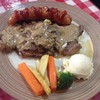 สเต็กเนื้อ + ไส้กรอกหมู