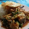 ปลาคัผัดฉ่าราดข้าว มีไข่ดาวด้วยในราคา40บาท
