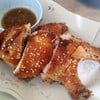 ไก่ย่างพริกไทยดำ หนังกรอบเนื้อนุ่ม ครึ่งตัวแค่ 55 บาท