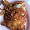 สะโพกไก่ทอดโรยหอมเจียว