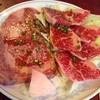 ทางซ้าย Loin (100g 1500¥) ละลายเกิน ไม่ค่อยชอบ ด้านขวา Rib (100g 1000¥) อร่อยสุด