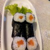 ข้าวห่อสาหร่ายไส้แซลมอล