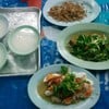 เมื่อกับข้าวมาพร้อม ข้าวต้มโดนจกไปละถ้วยนึง 