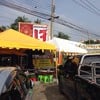 หน้าร้านอยู่ริมถนน