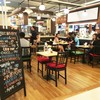 บรรยากาศในร้าน มีที่นั่ง ชิวๆ