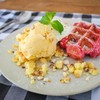 Berries Waffle รสเบอร์รี่รวมหลากหลายชนิดสีแดงชมพูน่าทานมากๆ