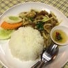 ข้าวหมูกรอบผัดซอสมะขาม