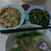 ข้าวต้มปลาหมอทะเล ไข่เจียวหอยนางรม ผัดผักบุ้งไฟแดง
