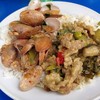 ข้าวราดแกงเขียวหวานเนื้อและผัดหอยลาย