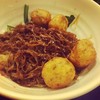 บะหมี่แห้งลูกชิ้นปลาหมึก