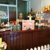เจ้าของร้านกับเคาเตอร์