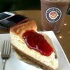 นิวยอร์ค สตอร์เบอร์รี่ ชีสเค้ก รสชาติหวานอมเปรี้ยวเนื้อเค้กนุ่มหอมกลิ่นชีสบางๆ
