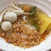 ก๋วยเตี๋ยวต้มยำลูกชิ้นปลา
