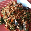 กระเพราหมูสับไข่เยี่ยวม้า