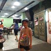 หน้าร้าน บรรยากาศในร่านยามค่ำ