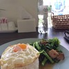 คะน้าหมูกรอลไข่ดาว