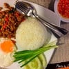 กระเพราเนื้อ ไข่ดาว