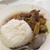 ข้าวราดแกงอ่อม รสชาติไม่จัดจ้านเกิดไป เนื้อหมูและเครื่องในเปื่อยมากๆ อร่อยๆ