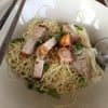บะหมี่เกี๊ยวแห้งหมูกรอบ