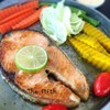 สเต็กปลาแซลมอนจานร้อน 199.-