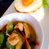 ข้าวเขียวหวานไก่ไข่ดาว