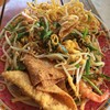 ผัดไทยเกี๊ยวกรอบ  หมี่กรอบ