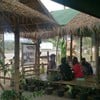ที่นั่งนอกร้าน มีร้านอาหารข้างๆ