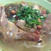 เส้นเหมือนเกี้ยมอี๋ยาวๆ ใส่porkchop --ชามนี้อร่อย
