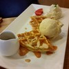 Waffle ชาไทย (169 บาท)