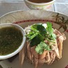 ข้าวมันไก่ต้มในร้านก๋วยเตี้ยว