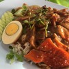 ข้าวเป็ดย่าง หมูแดง หมูกรอบ จัดมาเครื่องเต็มมาก