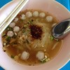 ก๊วยเตี๋ยวต้มยำลูกชิ้นปลา 35฿