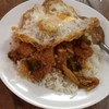 ข้าวราดแกงไก่ไข่ดาว เค็มไปนิดนึง เนื้อไก่อร่อย