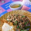 ข้าวราดผัดกระเพราเสริมไข่ดาว 35฿